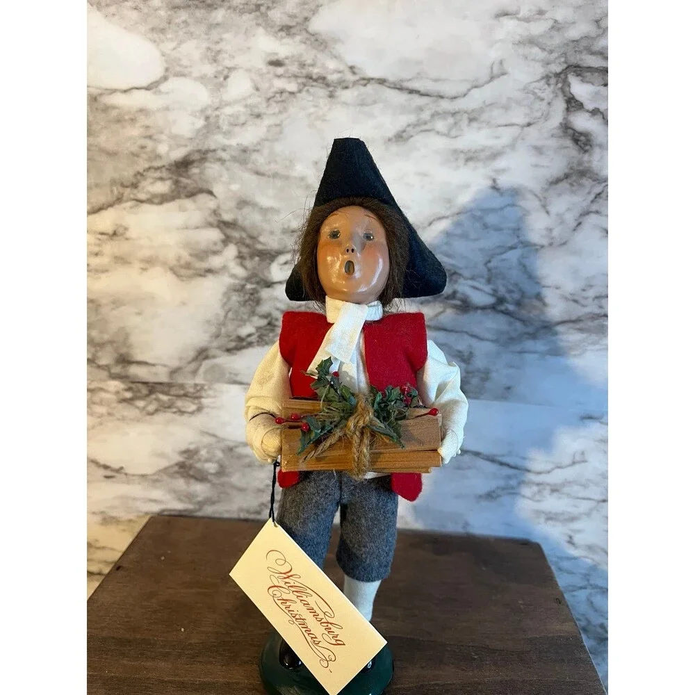 Byers Choice Colonial Williamsburg Caroler Boy Bundle Of Wood Firewood 2002